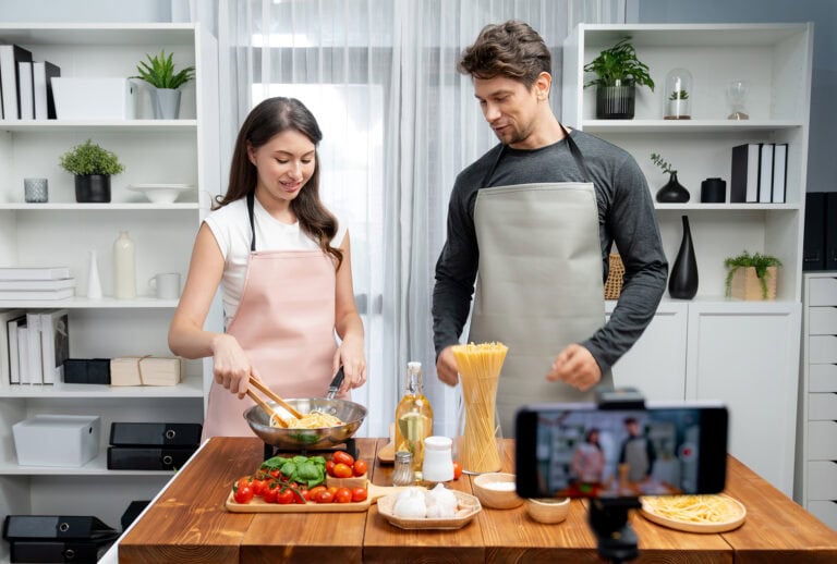 What Sets Andrea Vella's Cooking Style Apart from Other Food Bloggers?